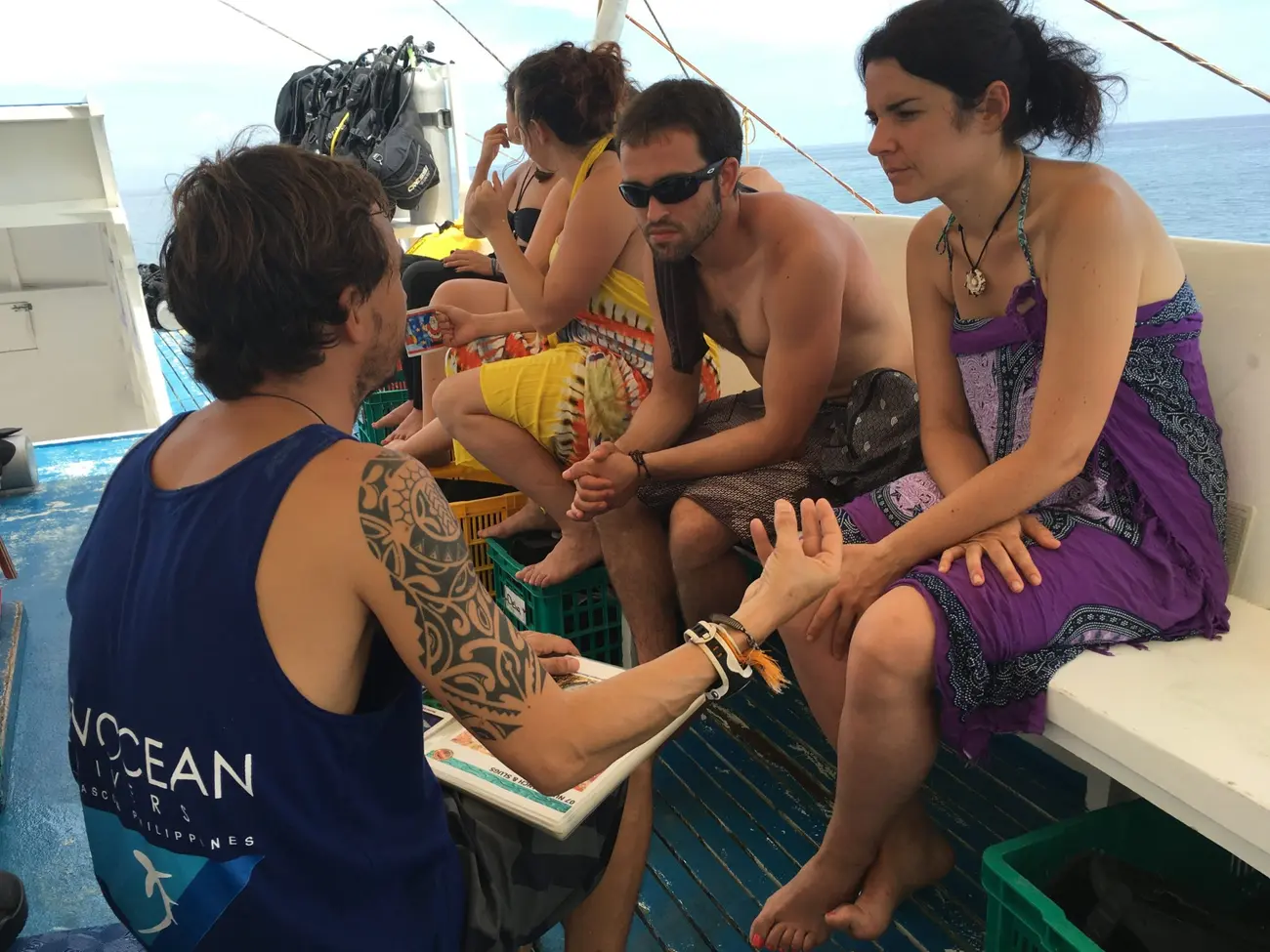 Divers enjoying the Philippine island expedition